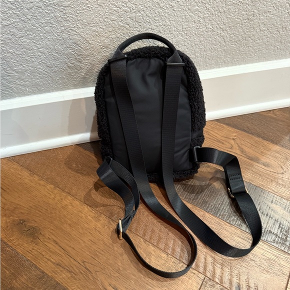 Lululemon Black Fleece Backpack - Picture 3 of 5